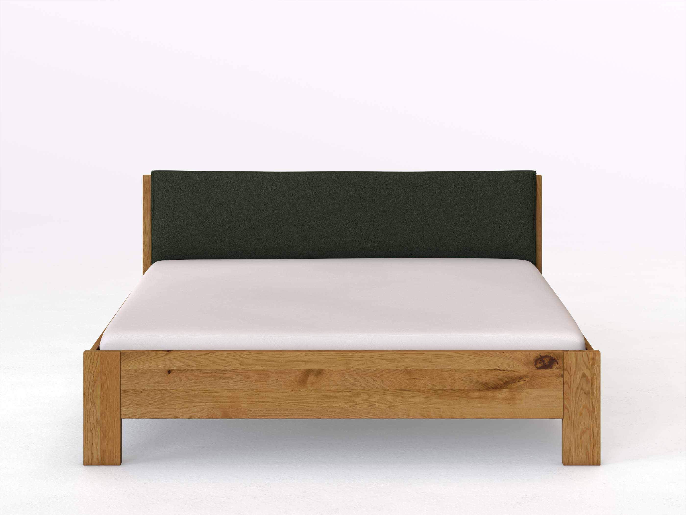 Wildeichenbett „Bianca“ in 180 x 200 cm, mit Stoffkopfteil - Stoff: Schafschurwolle „Loden“ in der Farbe Tannenwald