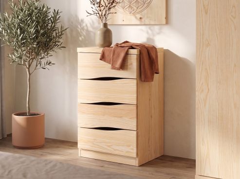 Eckige Kanten – Eschenkommode „Astrid“ Detail
