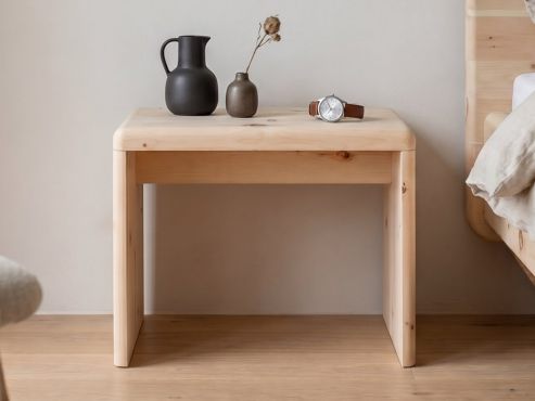 Nachttisch „Doris“ aus Zirbe