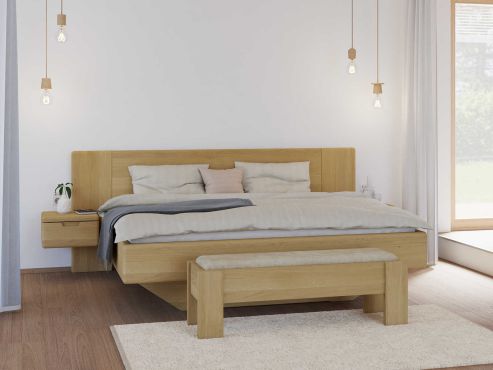 Bett „Leonie“ aus Eiche Hell in 180 x 200 cm, mit zwei Nachttische (40 cm breit)