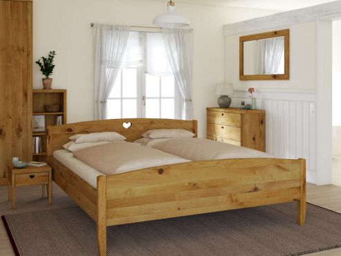 Schlafzimmer mit Wildeichenholzbett "Heidi" 180 x 200 cm