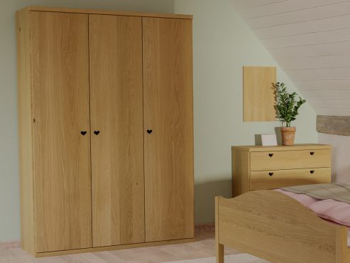 Eichenschrank Hell „Romana“, 3-türig, Höhe 220 cm, Griffausführung „Heidi“, Inneneinrichtung: A