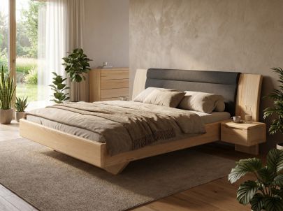 Eschenbett „Nadja“ in 180 x 200 cm, mit zwei Nachttischen (40cm) Griff: Griffleiste B und Stoff: Schafschurwolle „Loden“ in der Farbe Anthrazit