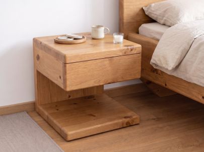 Nachttisch aus Zirbenholz mit Lade