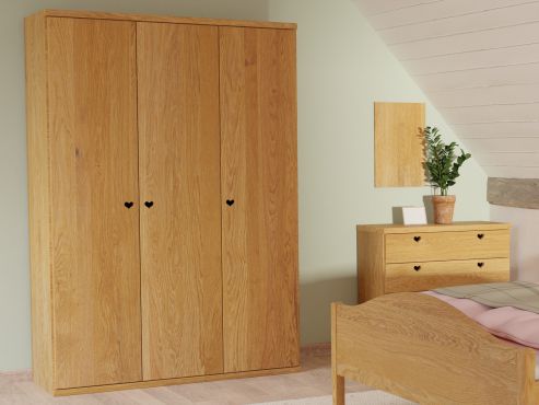 Eichenschrank „Romana“, 3-türig, Höhe 220 cm, Griffausführung „Heidi“, Inneneinrichtung: A