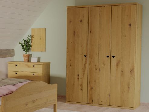 Wildeichenschrank Hell „Romana“, 3-türig, Höhe 220 cm, Griffausführung „Heidi“, Inneneinrichtung: A