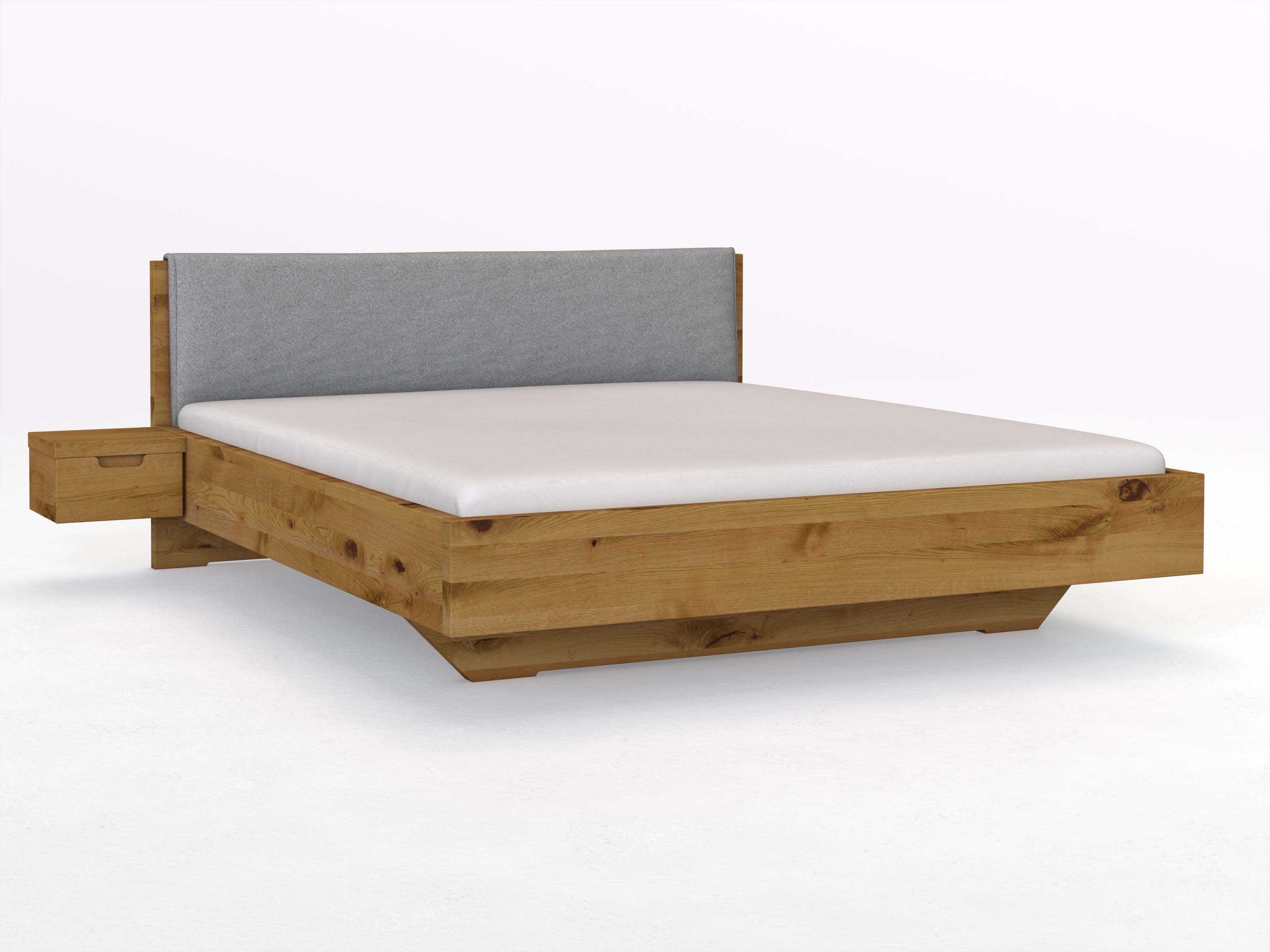 Wildeichenbett „Lukas“ in 180 x 200 cm mit zwei Nachttischen und Stoffkopfteil - Stoff: Schafschurwolle „Loden“ in der Farbe Nebelgrau
