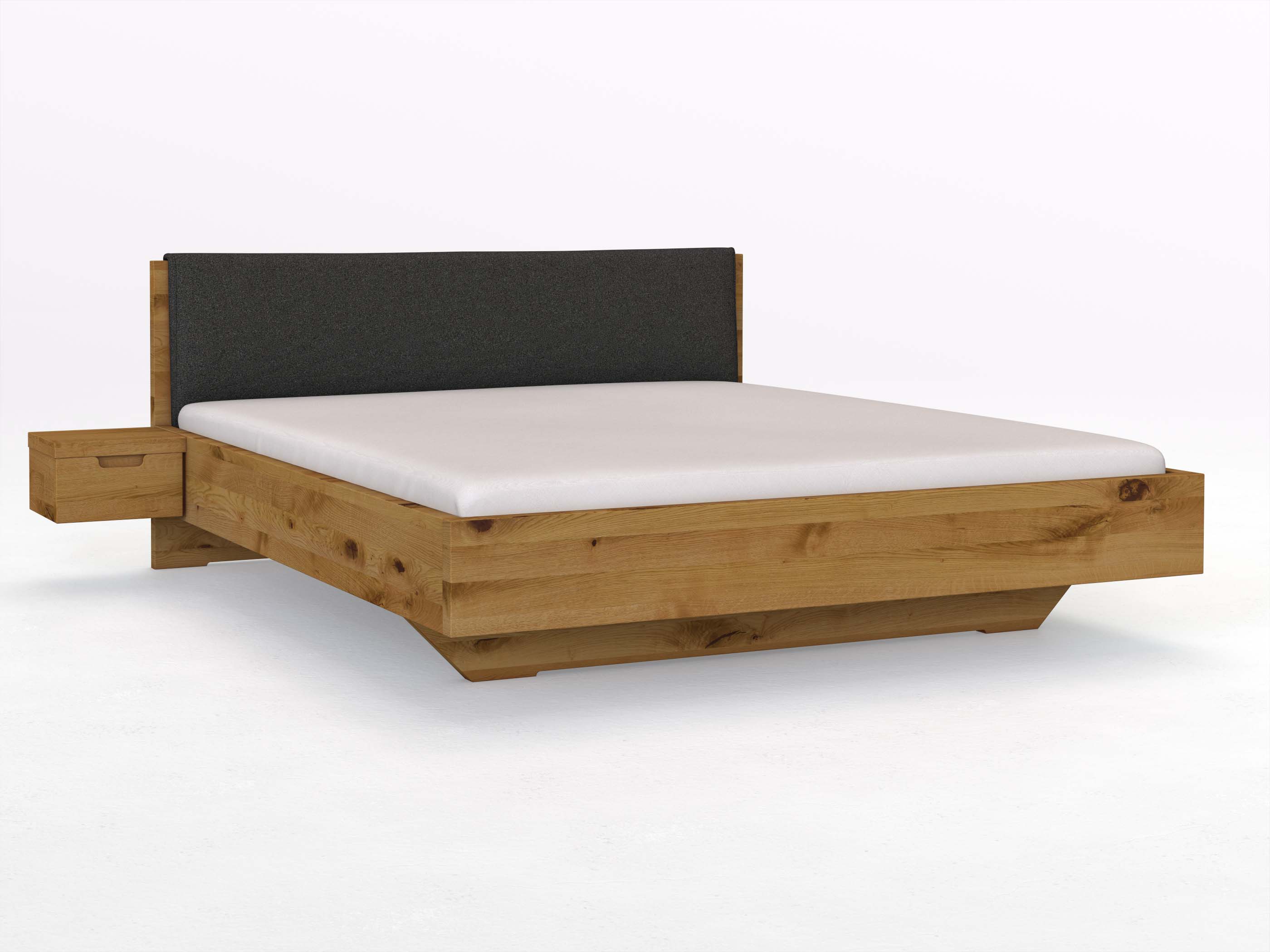 Wildeichenbett „Lukas“ in 180 x 200 cm mit zwei Nachttischen und Stoffkopfteil - Stoff: Schafschurwolle „Loden“ in der Farbe Anthrazit