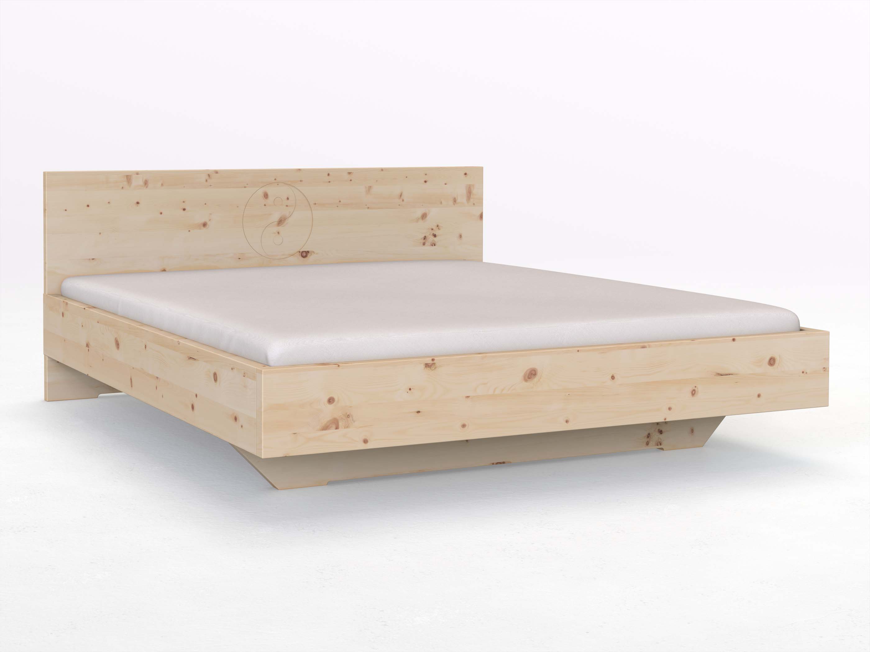 Zirbenbett „Lukas“ mit der Gravur „Yin Yang“