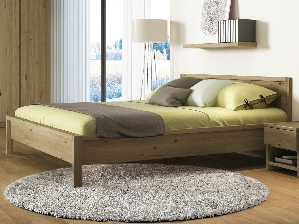 Schlafzimmer mit Massivholzbett "Martin" aus Wildeiche