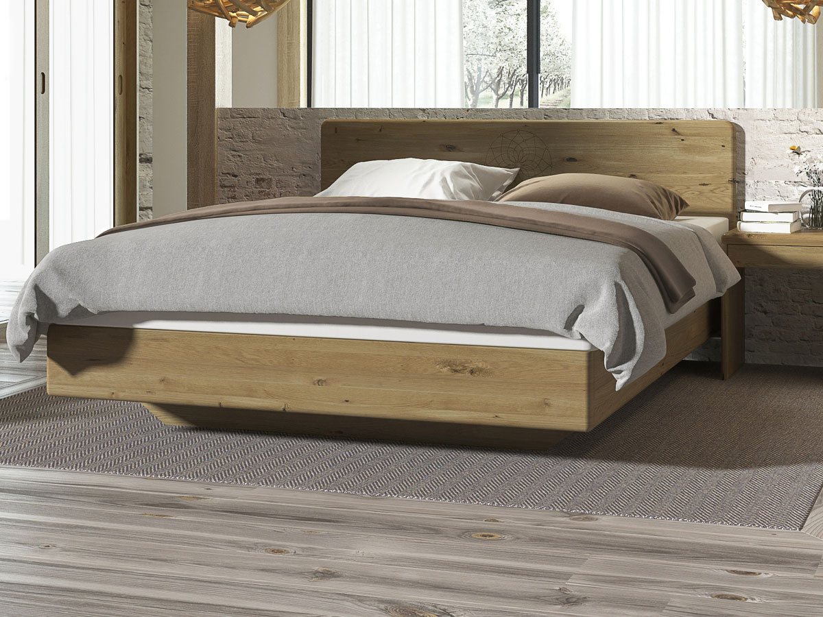 Schlafzimmer mit Wildeichenbett „Valentina“ Boxspring mit Gravur