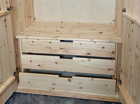 Drehtuerenschrank-Innenschubladen