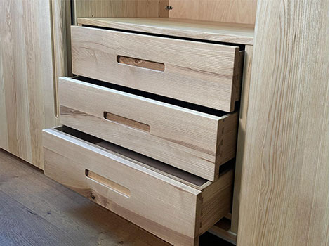 Schubladen-Einsätze bei Schiebetürenschrank