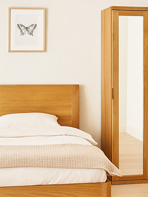 Massivholzschrank Spiegeltuer
