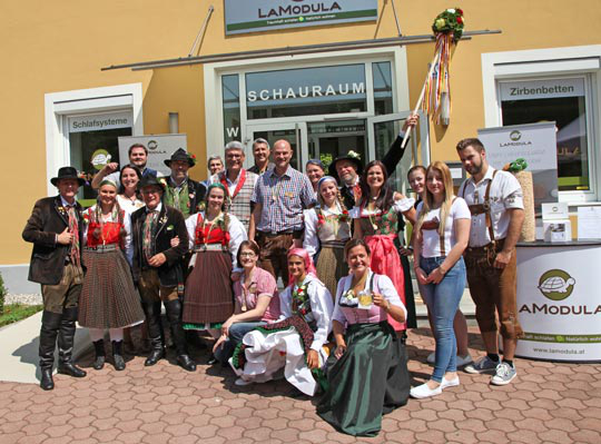 LaModula Team und Freunde am Kirchtag mit Bauerngman