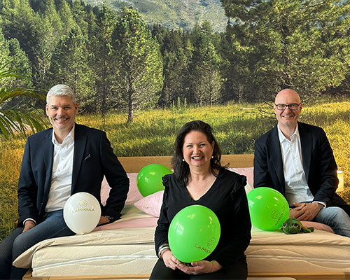 LaModula Geschäftsführer mit Schauraumleiterin Angelika Meisl