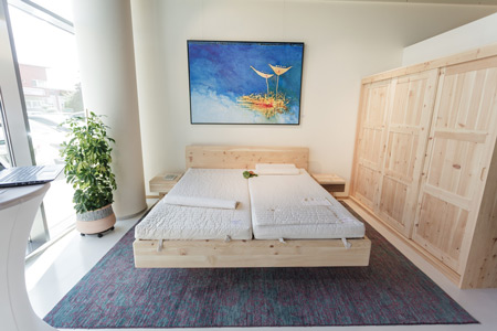 Schlafzimmer Zirbe in Graz-Seiersberg